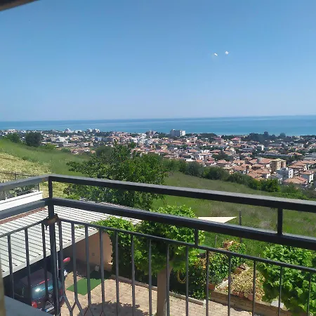 Terrazza Sul Mare Couette-café Giulianova
