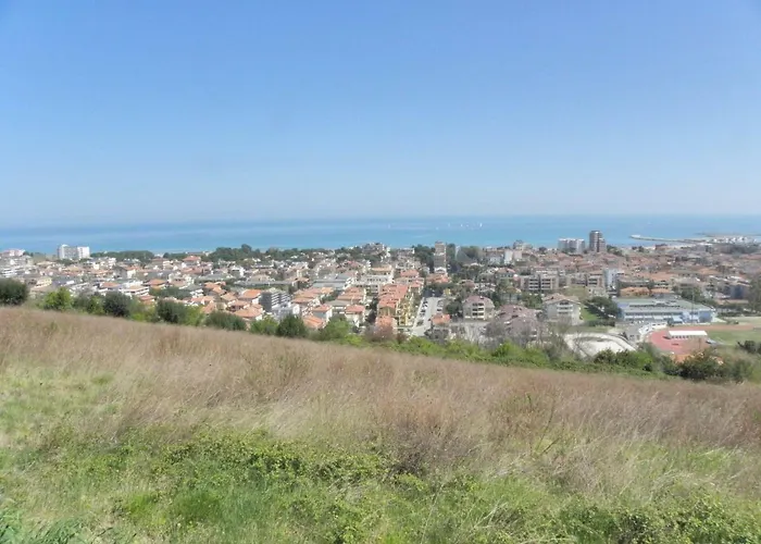 לינה וארוחת בוקר Terrazza Sul Mare ג'וליאנובה